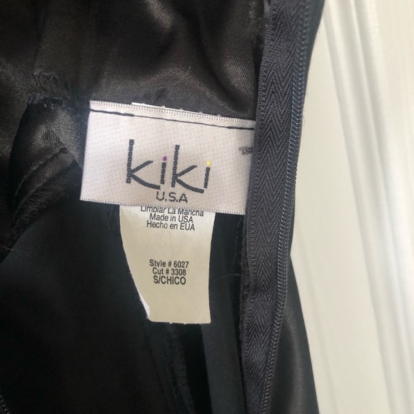 Woman’s formal dress - Picture 4 of 4